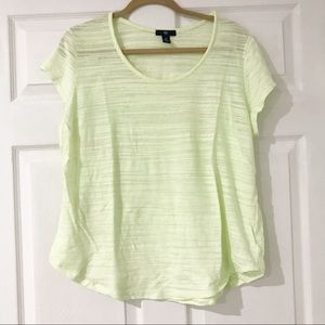 GAP lightweight textured tshirt